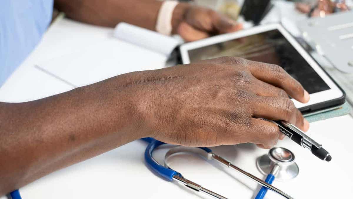 A healthcare professional using a tablet. (Kurt "CyberGuy" Knutsson)